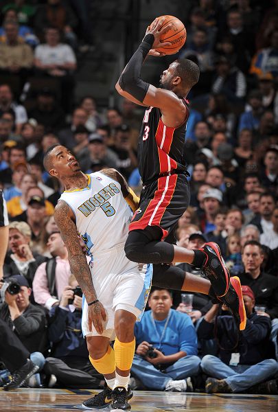 她充分研究 她充分研究