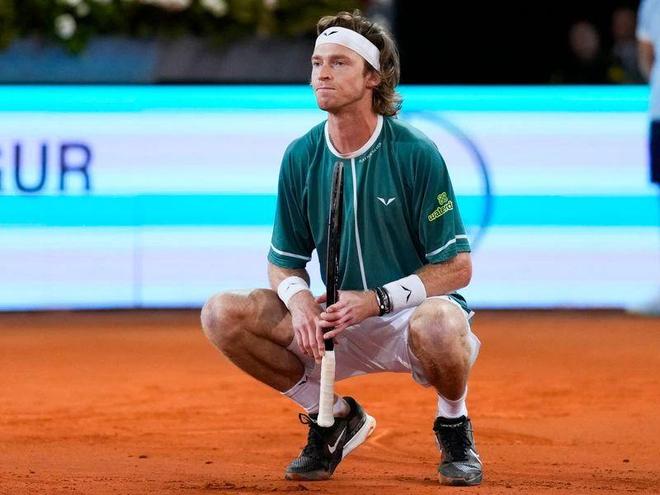 在这个充满 在这个充满