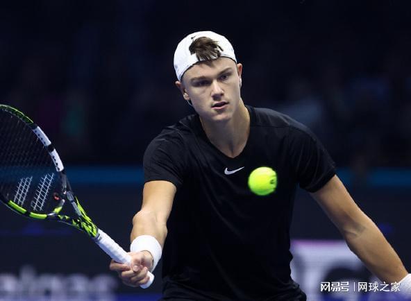 球员摆脱对 球员摆脱对