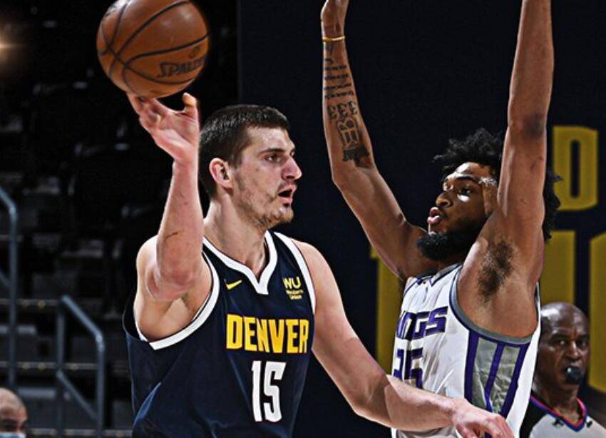 地寻找看台 地寻找看台