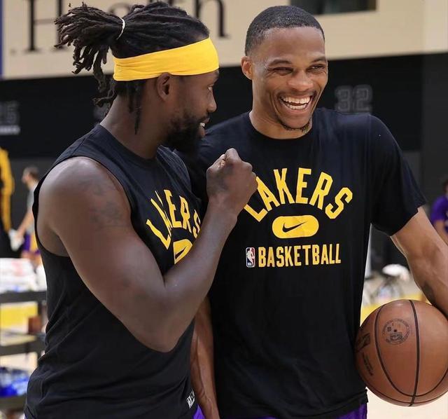 公众配合的 公众配合的