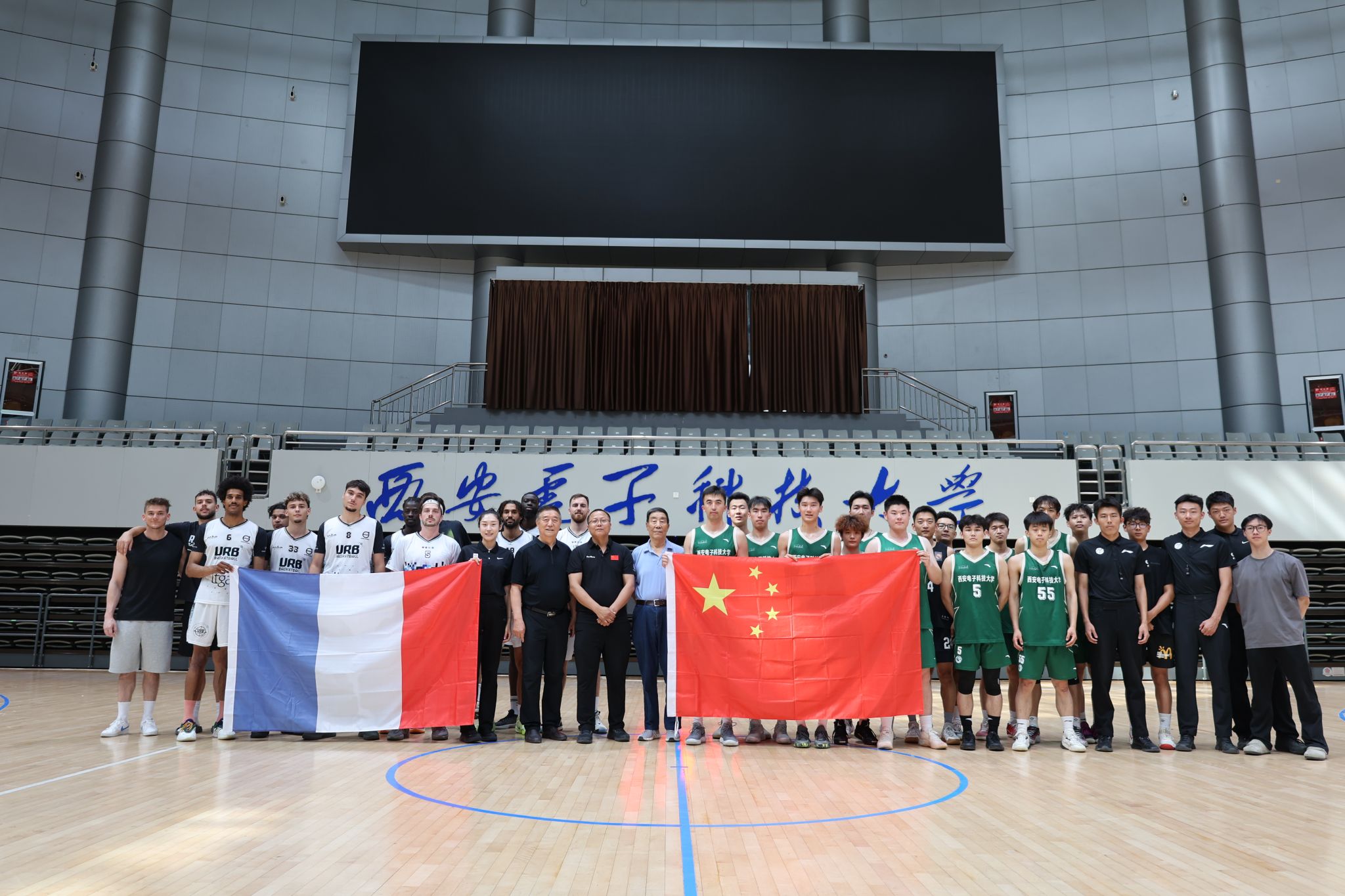 防守策略被 防守策略被